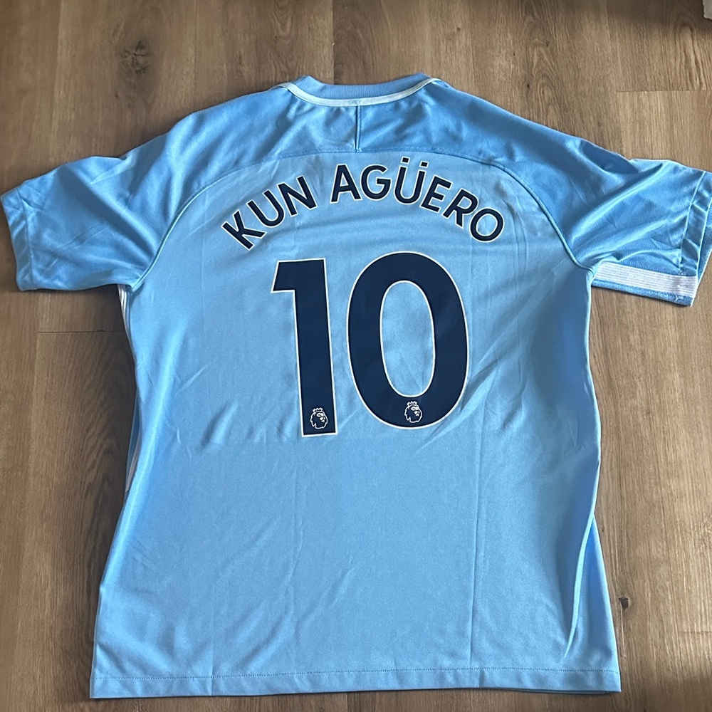 Manchester City Nike Jersey - Picture 2 of 6